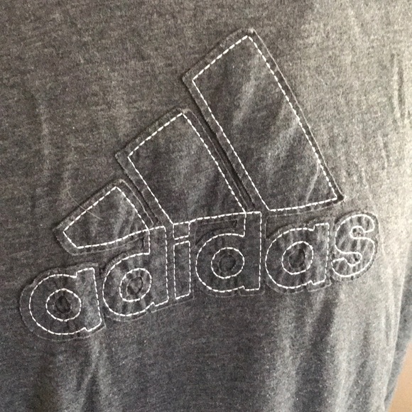 Adidas unusual stitched logo T-shirt in L - Picture 2 of 4
